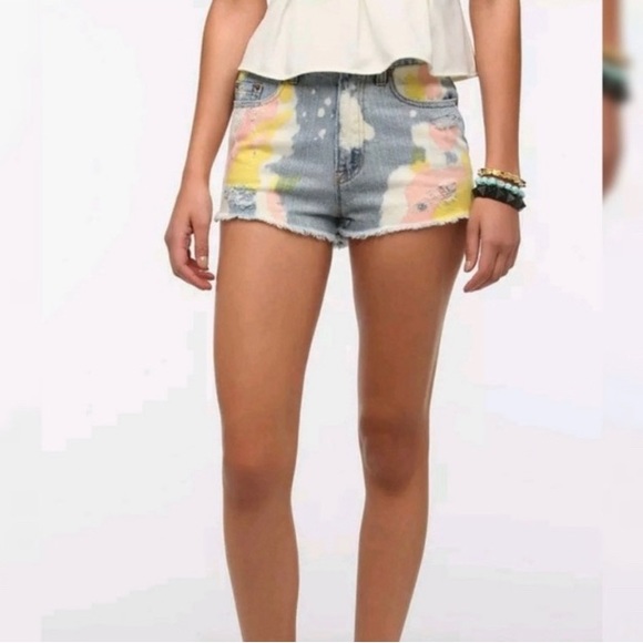 BDG High Rise Denim shorts - Picture 2 of 3